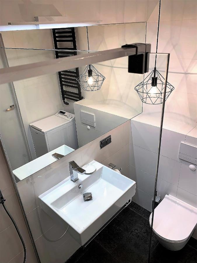 A Modern Apartment For 2 People クラクフ エクステリア 写真